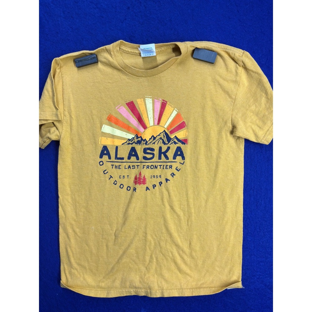 Gorpcore Youth Delta Pro Weight Alaska Graphic T-Shirt Large Yellow